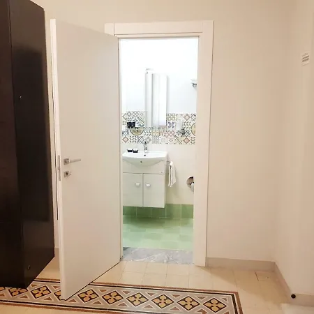 Ida Centro Oda ve Kahvaltı 4*